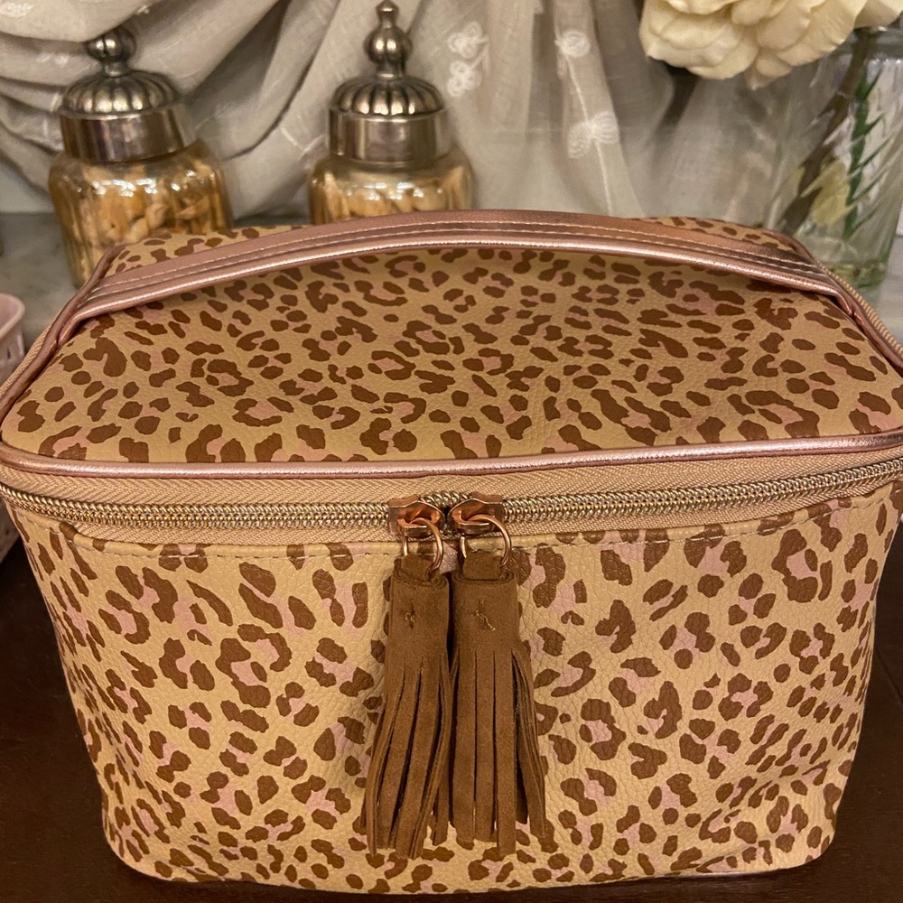 Makeup travel bag.
